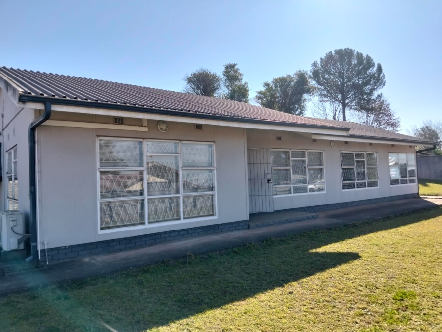 To Let commercial Property for Rent in Southernwood Eastern Cape